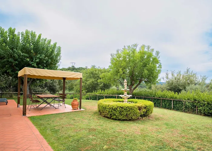 Brucina - Private Holiday Apartment With Shared Pool